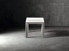 Carica l'immagine nel visualizzatore di Gallery, Handy Table
