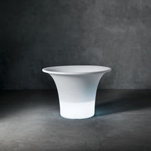 Carica l'immagine nel visualizzatore di Gallery, Cone illuminato