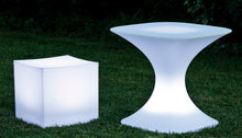 Carica l'immagine nel visualizzatore di Gallery, Lounge Cube illuminato