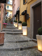 Carica l'immagine nel visualizzatore di Gallery, Torre illuminato